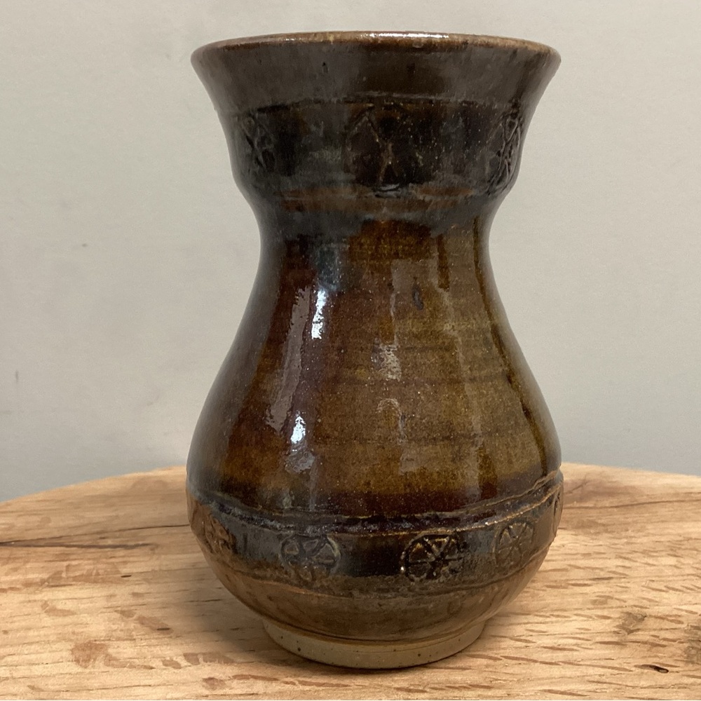 🟤 Hand Thrown - Hand Made Ceramic / Pottery Art Work - Vase / Decor - Excellent